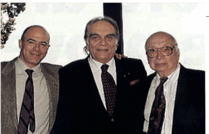 Eufemio Del Buono, al centro, con il Colonnello Philip Corso e M. Baiata, fotografati al Caffé Zodiaco di Roma nel 1997.