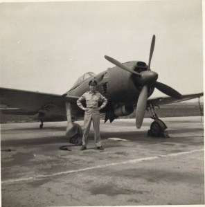 1946. Il capitano Wendelle Stevens al Flight Test ATIC. (Foto: Archivio Wendelle Stevens).