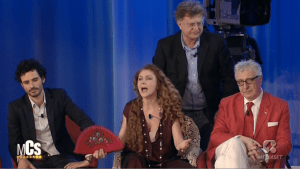 Eleonora Brigliadori al MCS. Dietro di lei, Red Ronnie. 